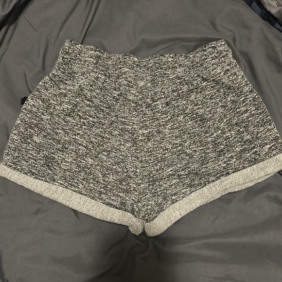 Drawstring shorts w/pockets - Picture 3 of 3